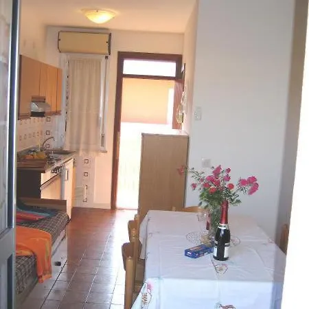 Condominio Oasi Monolocale 公寓 比比翁